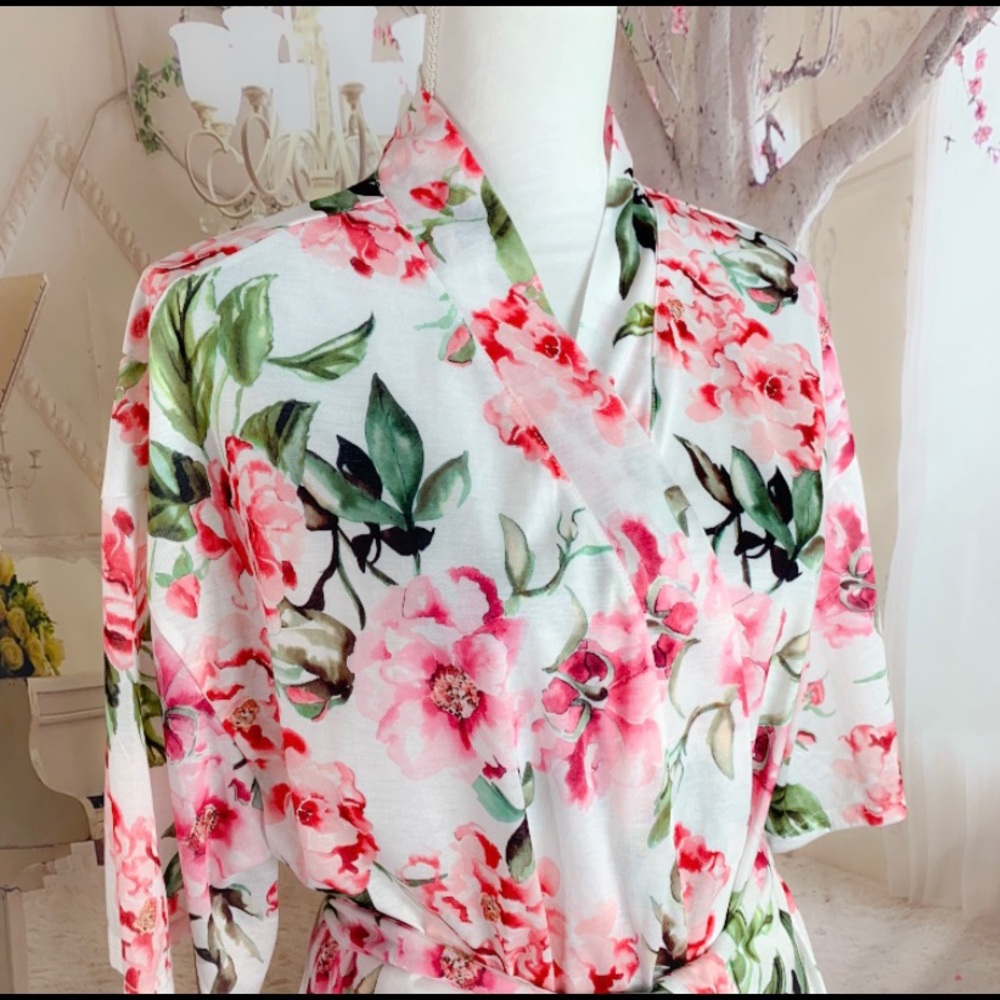NEW Show Me Your Mumu Brie Floral Robe - Picture 5 of 7